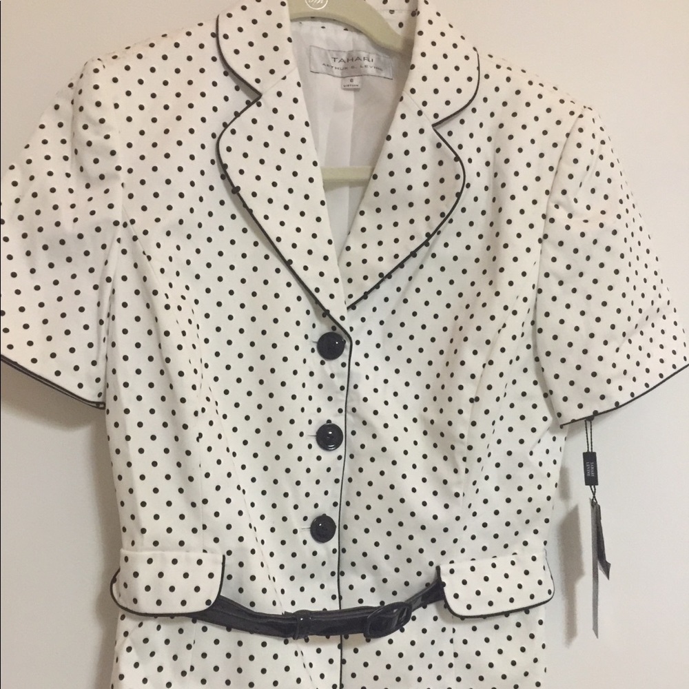 Tahari top